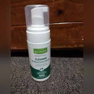 Medline Remedy Essentials Cleanse No-Rinse Foam Cleanser 4 FL OZ